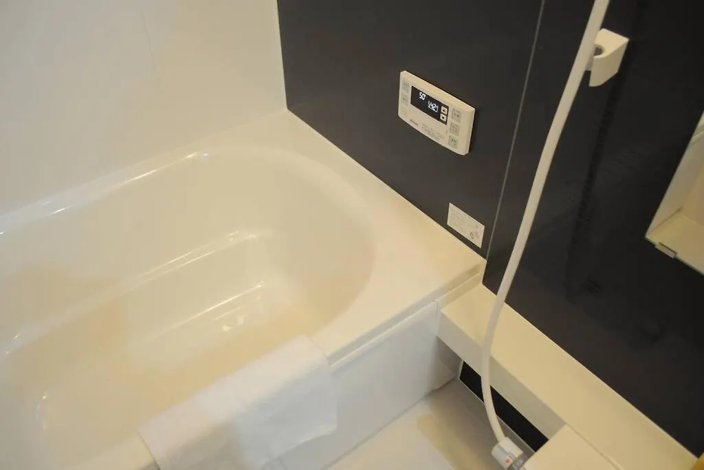 通天閣・天王寺一つ駅・最大10名・Wifi完備・一戸建団体に人気 Βίλα Οσάκα 0*,